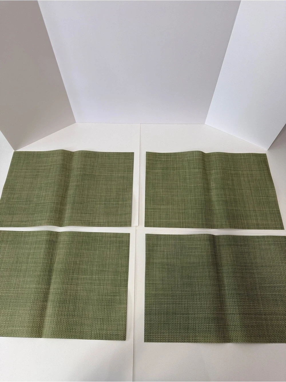 N/A set woven